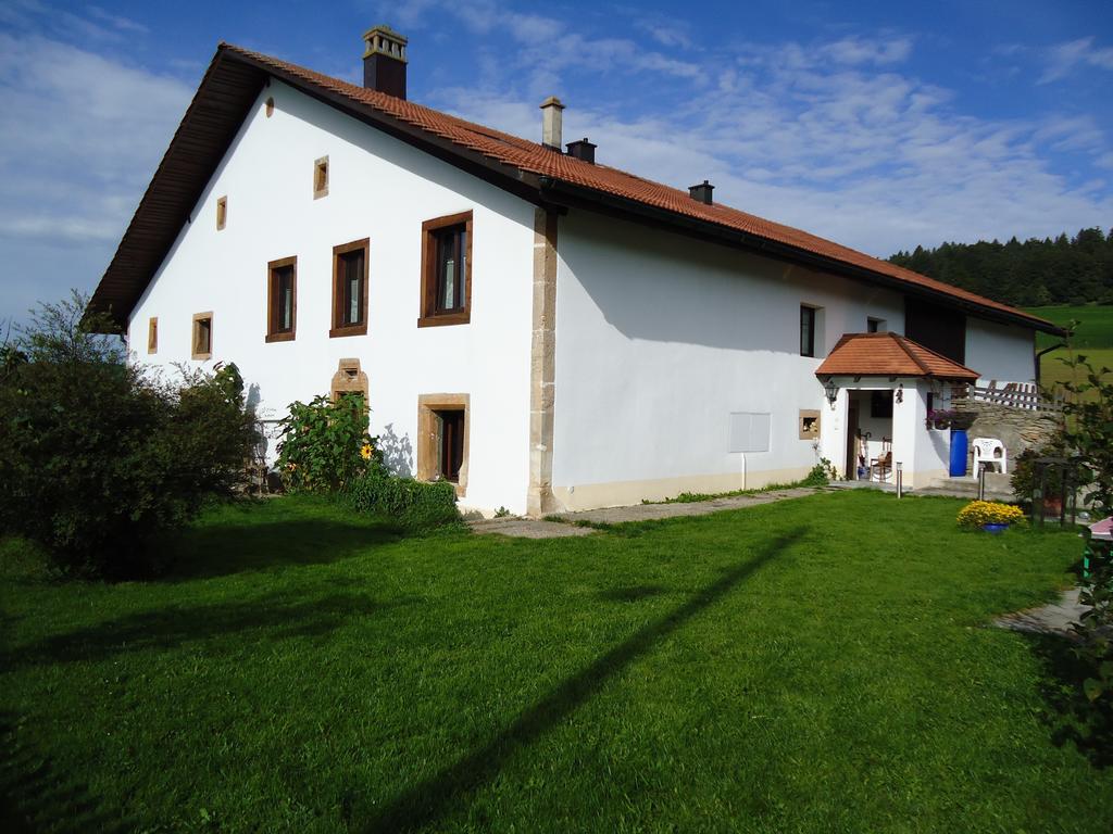 Gite Rural 1666 Saignelégier Zimmer foto