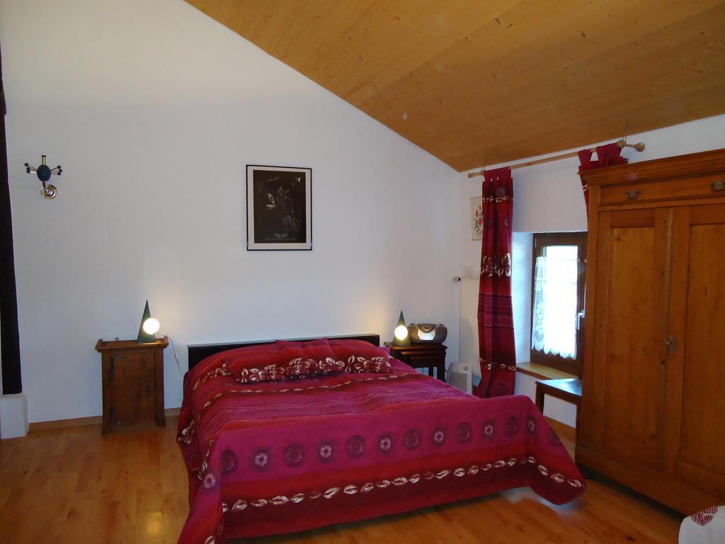 Gite Rural 1666 Saignelégier Zimmer foto